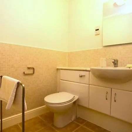 Homely Flat In South Side