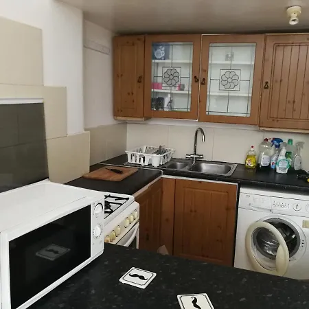 Gasthof Budget Double Bedroom Near Centre And West End *