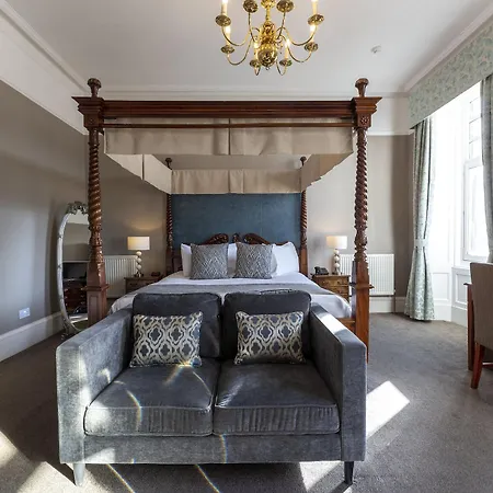 Sherbrooke Castle 4* Glasgow