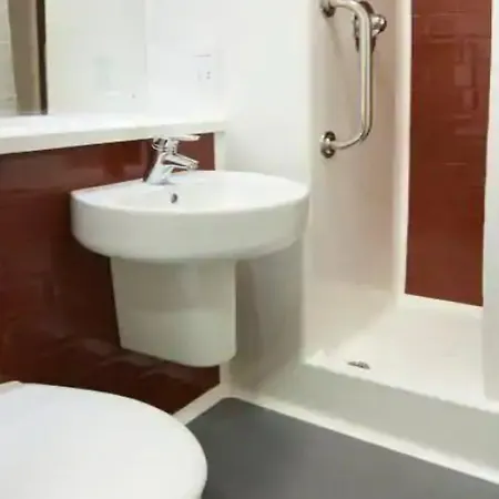 Hotel Travelodge Braehead 3*