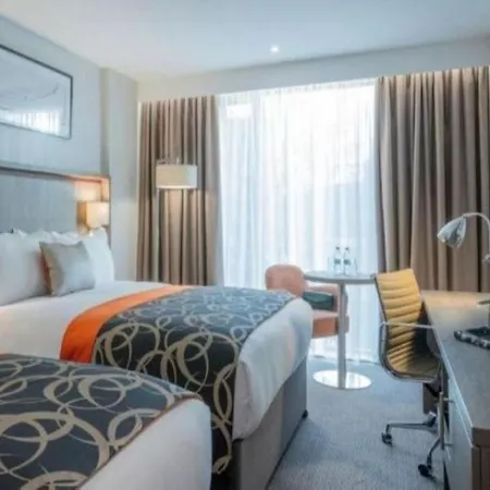 Clayton Hotel 4*