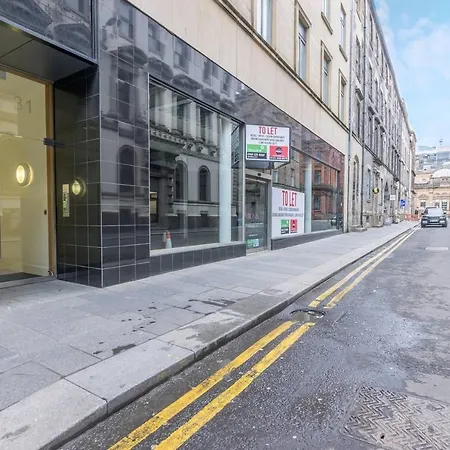 Apartment 1 Bedroom Flat In The Heart Of Merchant
