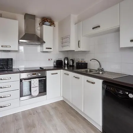 Apartment Host & - London Avenue *