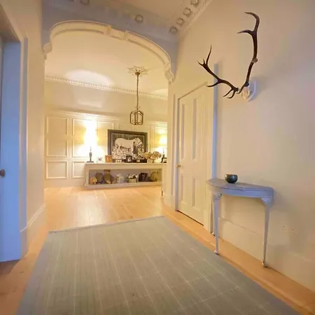 Of Joy - 3 Bedroom With Private Garden Glasgow