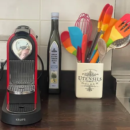 Stunning West End Flat! * Glasgow