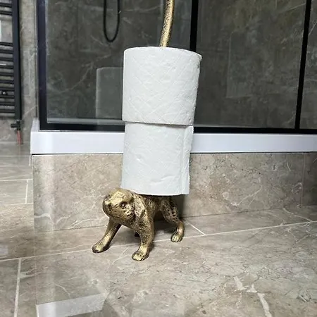 Luxury Victorian Spacious Flat * Glasgow