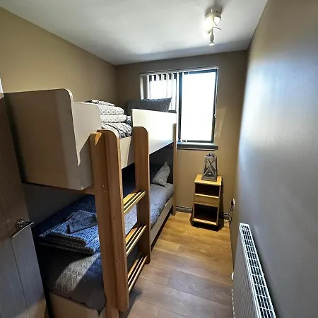 Spacious 3-bedroom On Country Estate Near - Sleeps 6 格拉斯哥