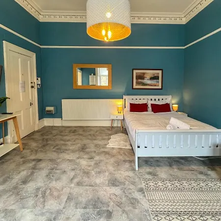 Cozy Of Glasgows West End * Glasgow