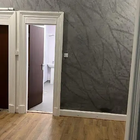 Large 3 Bed Apt Close To City, Ovo Hydro And Ibrox Stadium דירה