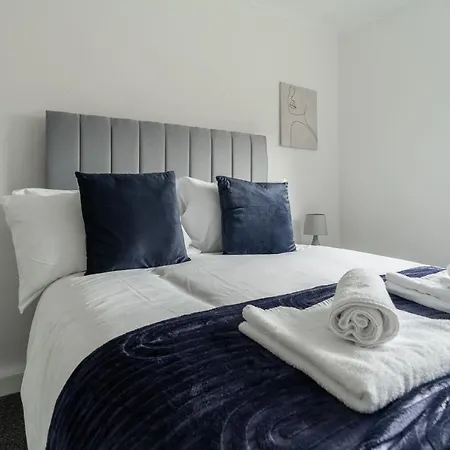 2 Bdr House By Caledonia Luxe Short Lets & Serviced *