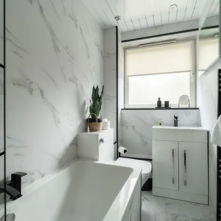 2 Bdr At Caledonia Luxe Short Lets & Serviced Apartment *