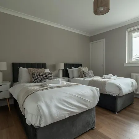 2 Bdr At Caledonia Luxe Short Lets & Serviced Glasgow
