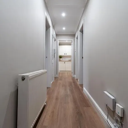 2 Bdr At Caledonia Luxe Short Lets & Serviced Apartment