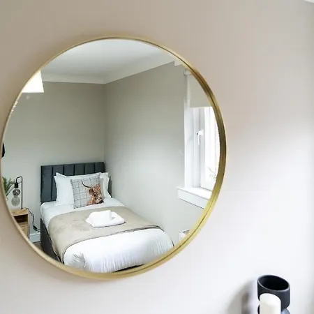 2 Bdr At Caledonia Luxe Short Lets & Serviced * Glasgow