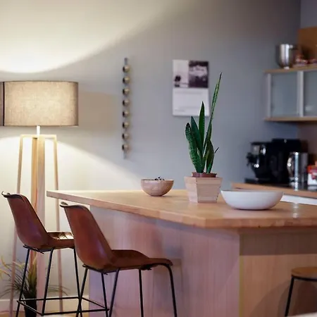 Glasgow, Finnieston Luxury 2 Bed With Parking, E-check In, Hi-fi Glasgow