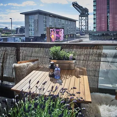 Appartamento Glasgow, Finnieston Luxury 2 Bed With Parking, E-check In, Hi-fi