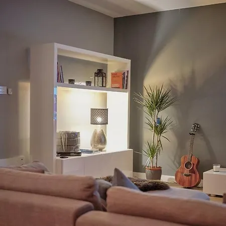 Glasgow, Finnieston Luxury 2 Bed With Parking, E-check In, Hi-fi