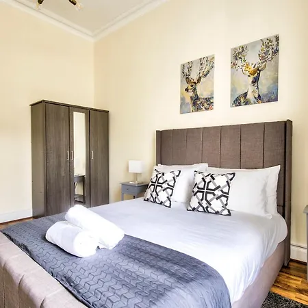Stunning 5 Bedroom Apt, Close To Centre, Sec, Hydro And Motorway Appartamento Glasgow