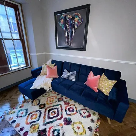 Stunning 1 Bed In West End