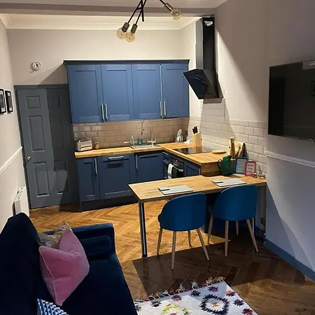 Stunning 1 Bed In West End Daire Glasgow
