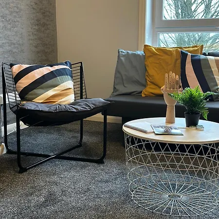 Modern Style , Separate Entrance *