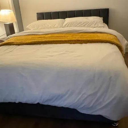 Large 3 Bed Apt Close To City, Ovo Hydro And Ibrox Stadium דירה *