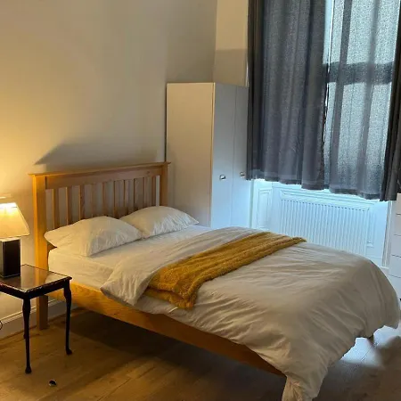 Large 3 Bed Apt Close To City, Ovo Hydro And Ibrox Stadium דירה *