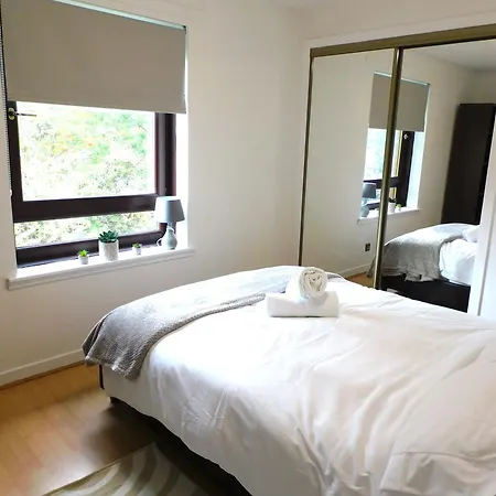 Charming 2 Bed Close To And Sec Hydro * Glasgow