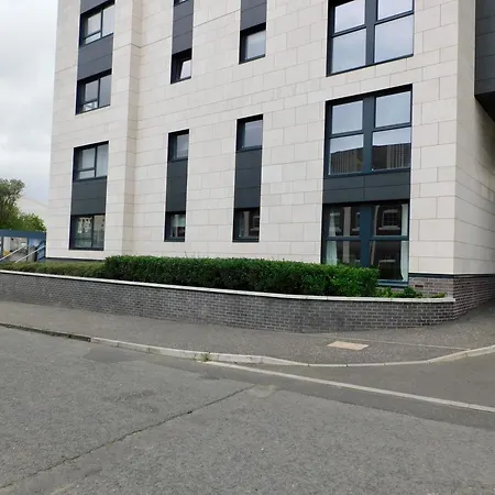 Brand New Gorgeous 2 Bed In Finnieston *