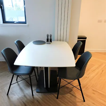 Daire Brand New Gorgeous 2 Bed In Finnieston *