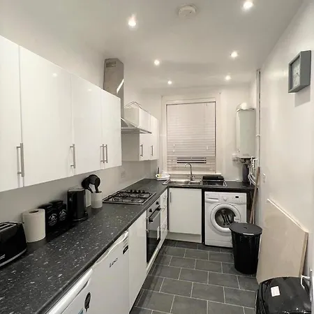 Lovely 2 Bed Close To Silverburn Mall דירה גלאזגו
