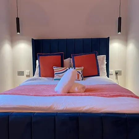 Stunning 1 Bed In West End *