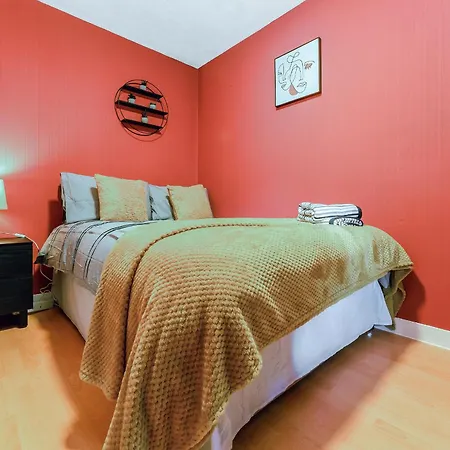 Spacious 2-bedroom Main Door With Private Parking Glasgow