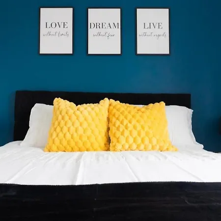 Stylish House With Private Parking Hébergement de vacances *
