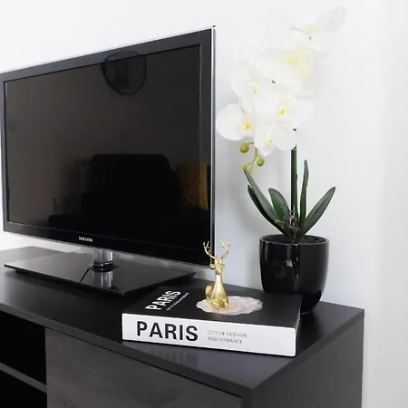 Stylish House With Private Parking * Glasgow