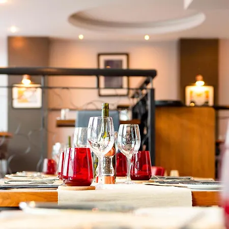 מלון Novotel Centre 4*