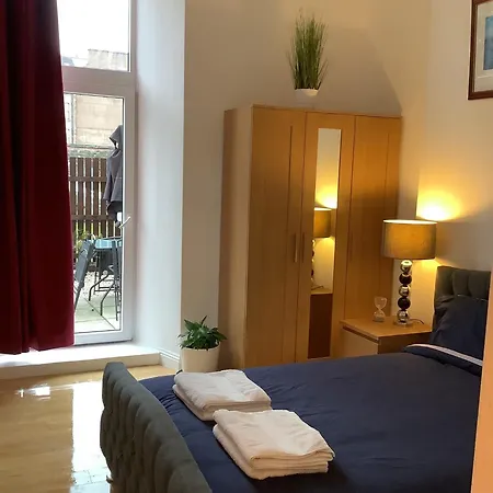 Ground Floor With Garden * Glasgow
