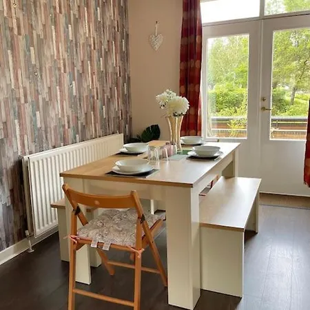 Ferienhaus The Naburn - 3 Bed House With Free Parking & Close To Centre *