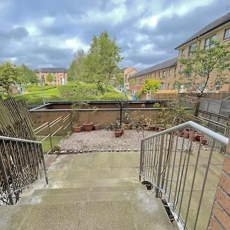 Ferienhaus The Naburn - 3 Bed House With Free Parking & Close To Centre Glasgow