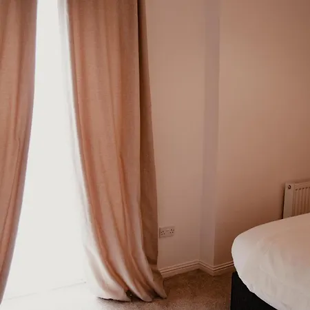 Royal Chambers Serviced *