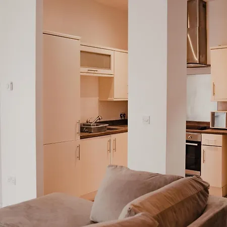 Royal Chambers Serviced アパート *