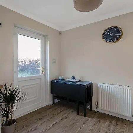 Stylish 2-bed House Private Driveway Lejlighed Glasgow