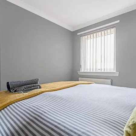 Stylish 2-bed House Private Driveway Апартаменты Глазго