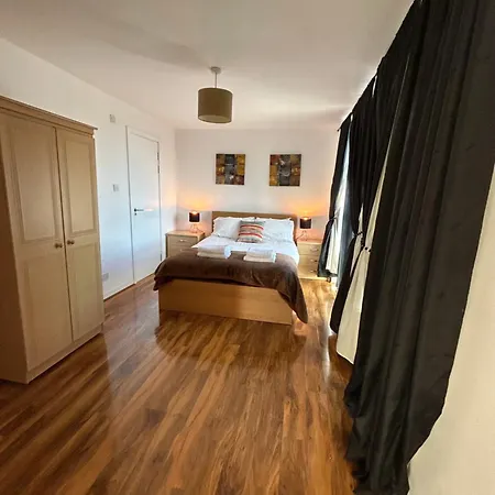 Riverside Apartments *