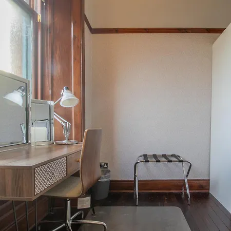Beautiful, Traditional 2 Bed Flat W Free Parking - Pass The Keys Appartement *