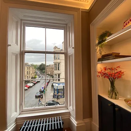 Ashton View Apartment *