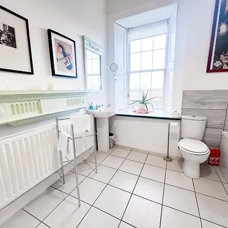 Garnethill Charm 3 Bed Flat Глазго