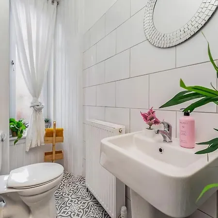 Traditional 1-bed Flat In Southside 글라스고