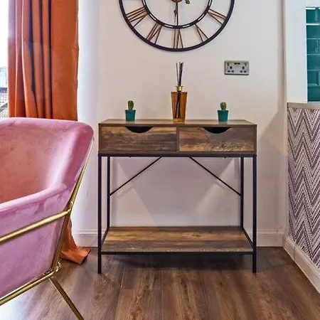 New Slick Finnieston Pad W/ Free Parking Apartment