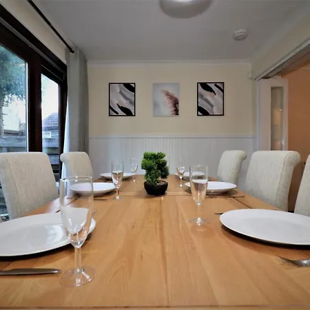 Signature - Shield House Apartment